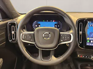 VOLVO XC40 2.0 B3 MH Plus Dark