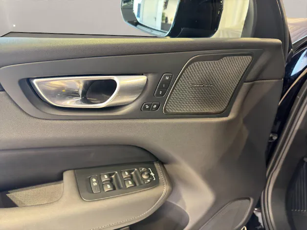 VOLVO XC60 2.0 T6 TE Plus Dark eAWD