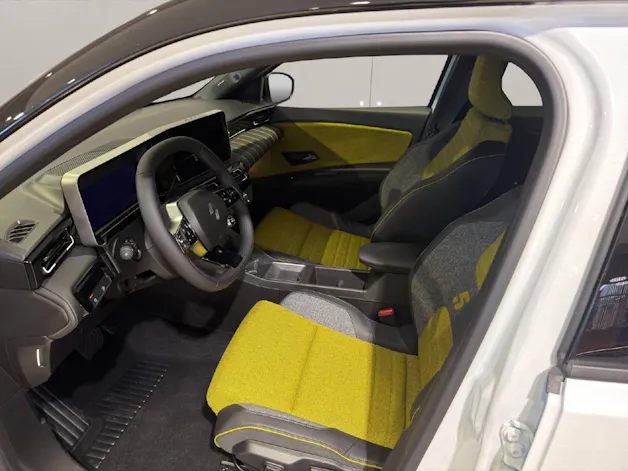 RENAULT R5 E-Tech Comfort Range iconic five