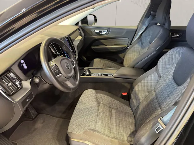 VOLVO XC60 2.0 B4 MH Core AWD