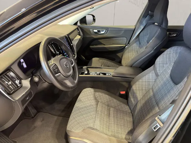 VOLVO XC60 2.0 B4 MH Core AWD