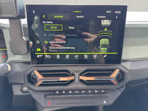 DACIA Duster 1.2 Hybrid Extreme 4WD Demo TGZL