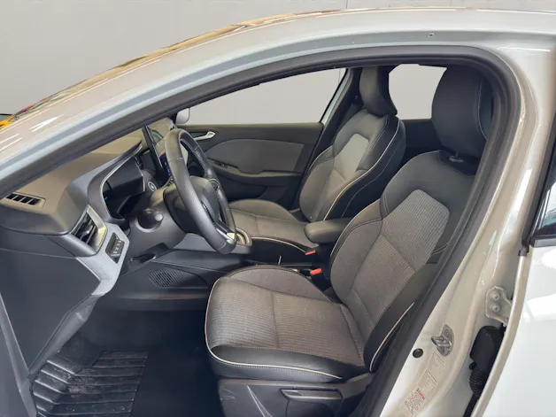 RENAULT Clio 1.6 E-Tech techno ERSATZWAGEN