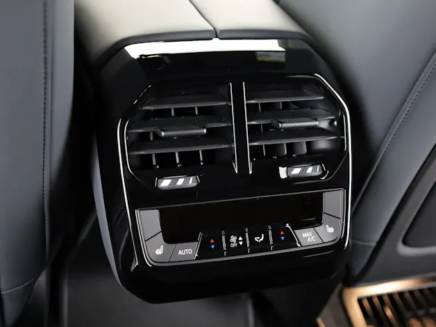 BMW iX xDrive60