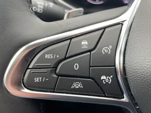 RENAULT Captur 1.3 TCe 140 Initiale EDC ERSATZWAGEN