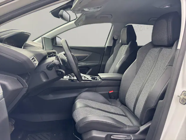 PEUGEOT 5008 1.2 PureTech Allure