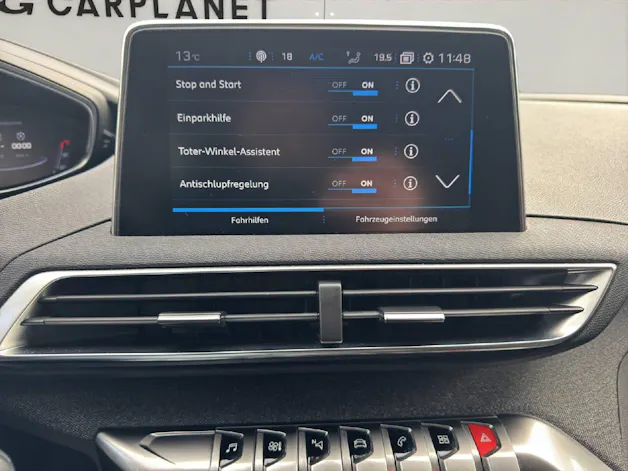 PEUGEOT 5008 1.2 PureTech Allure