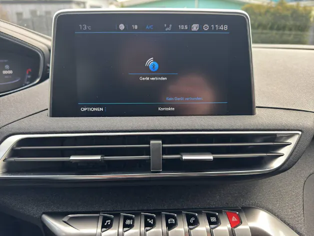 PEUGEOT 5008 1.2 PureTech Allure
