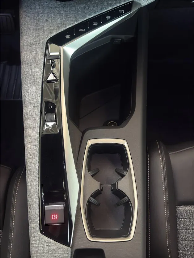 PEUGEOT 3008 1.2 Hybrid 145 PS Allure Premium