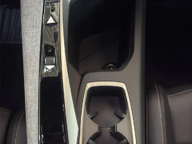PEUGEOT 3008 1.2 Hybrid 145 PS Allure Premium