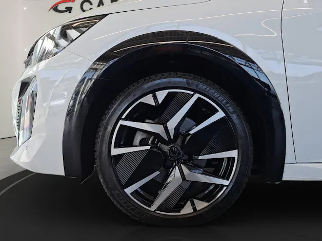 PEUGEOT 208 1.2 Hybrid 145 PS GT
