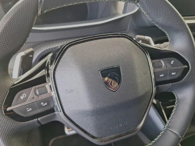 PEUGEOT 208 1.2 Hybrid 145 PS GT