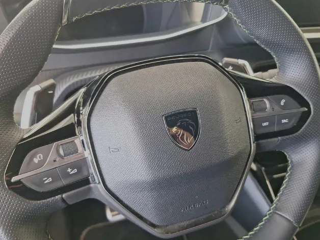 PEUGEOT 208 1.2 Hybrid 145 PS GT