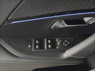 PEUGEOT 2008 1.2 Hybrid 145 PS GT