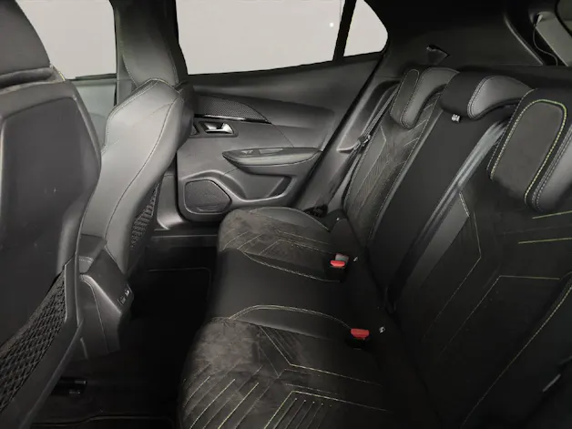 PEUGEOT 2008 1.2 Hybrid 145 PS GT