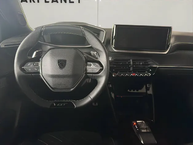 PEUGEOT 2008 1.2 Hybrid 145 PS GT