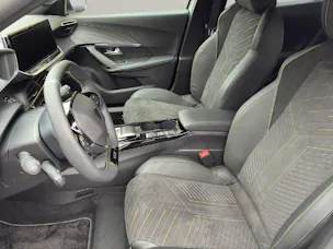 PEUGEOT 2008 1.2 Hybrid 145 PS GT
