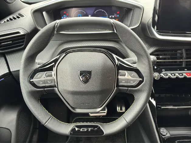 PEUGEOT 2008 1.2 Hybrid 145 PS GT