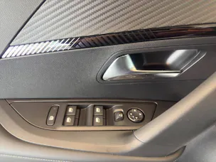 PEUGEOT 2008 1.2 Hybrid 145 PS Allure Premium