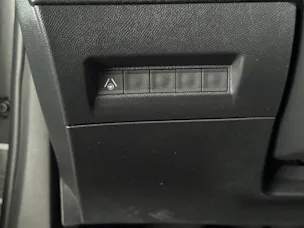 PEUGEOT 2008 1.2 Hybrid 145 PS GT