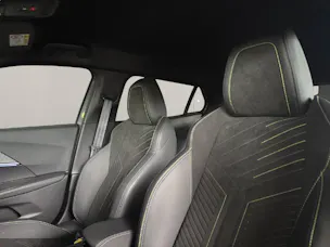 PEUGEOT 2008 1.2 Hybrid 145 PS GT
