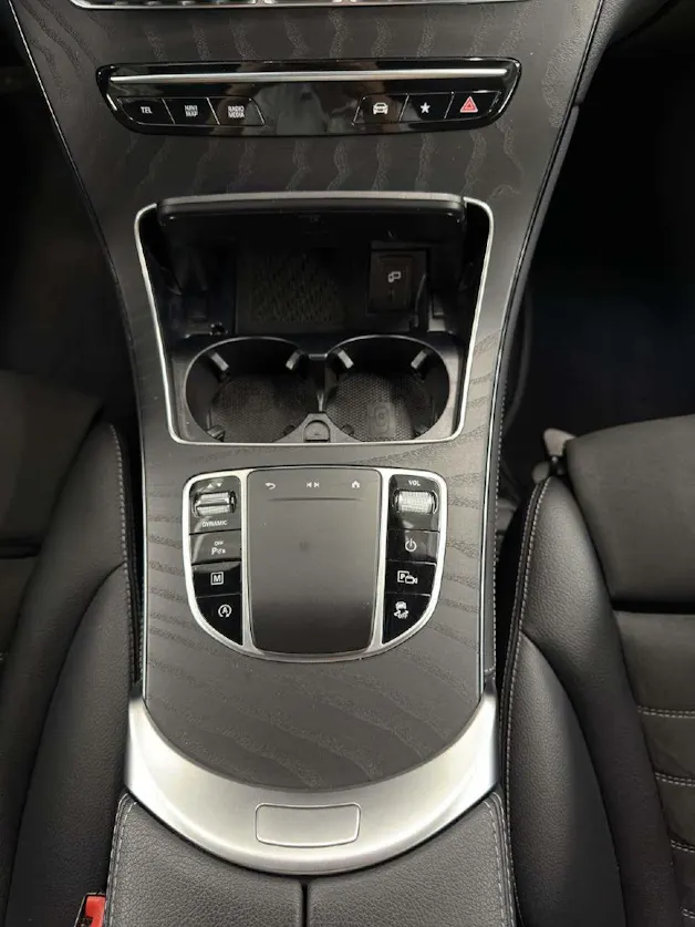MERCEDES-BENZ GLC 300 AMG Line 4m