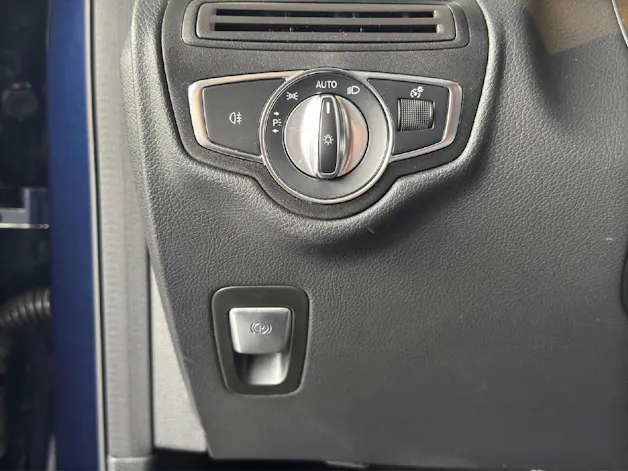 MERCEDES-BENZ GLC 300 AMG Line 4m