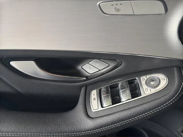 MERCEDES-BENZ GLC 300 AMG Line 4m