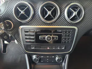 MERCEDES-BENZ A 180 AMG Line