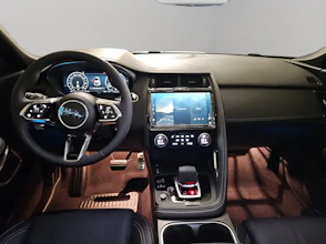 https://vehicle.imgix.net/4453093/5ed25397-7ace-48db-8664-9d6480b02ad8.jpg