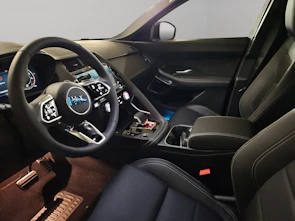 Fahrzeugbild JAGUAR E-Pace 1.5 T 270e R-Dynamic SE AWD