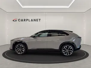 MAZDA CX-6e Takumi