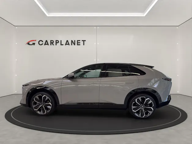 MAZDA CX-6e Takumi