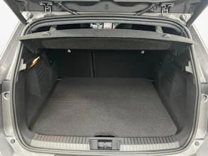 https://vehicle.imgix.net/4453124/a717654c-0620-4ee5-93cf-c46abb1f7771.jpg