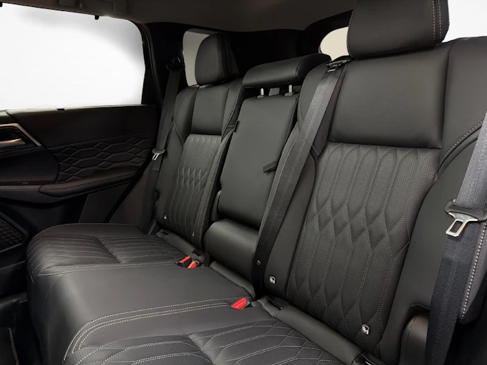 Fahrzeugbild MITSUBISHI OUTLANDER