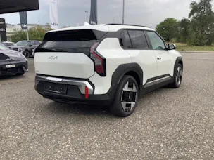 Kia EV3 81 kWh Earth+