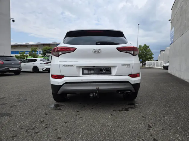 HYUNDAI Tucson 2.0 CRDi Plena 4WD