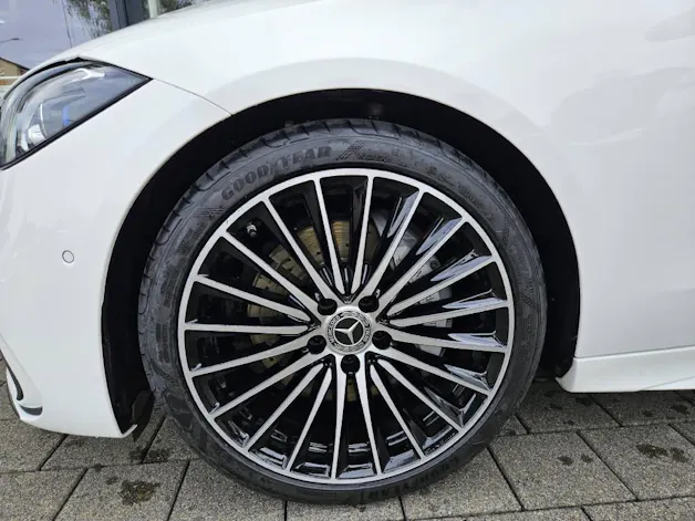 MERCEDES-BENZ C 200 4Matic AMG Line