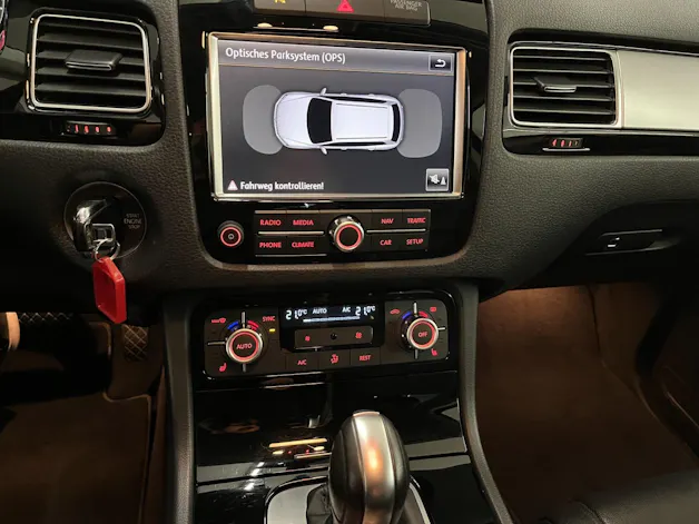 VW Touareg 3.0 V6 TDI 245 BMT Black Pearl
