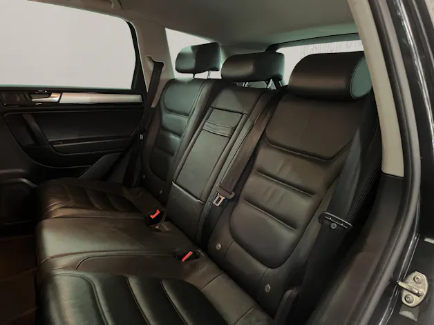 VW Touareg 3.0 V6 TDI 245 BMT Black Pearl