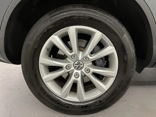 VW Touareg 3.0 V6 TDI 245 BMT Black Pearl