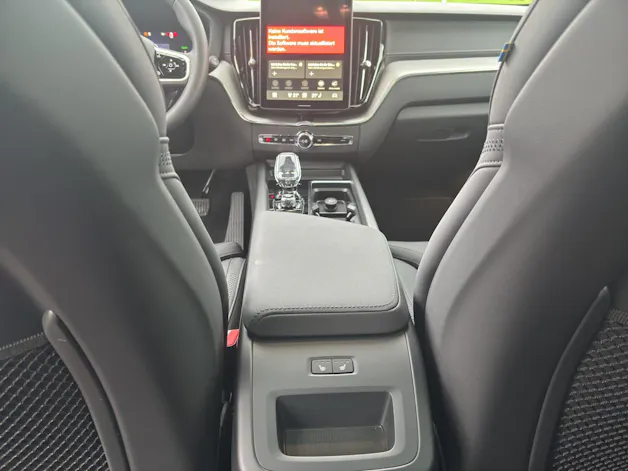VOLVO XC60 2.0 T6 TE Ultra Dark eAWD