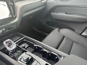 VOLVO XC60 2.0 T6 TE Ultra Dark eAWD