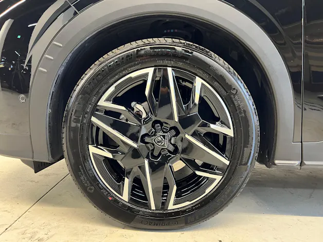 PEUGEOT 3008 1.2 Hybrid Allure
