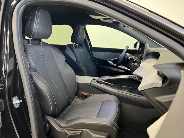 PEUGEOT 3008 1.2 Hybrid Allure