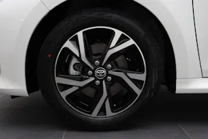 Toyota Yaris 1.5 VVT-i HSD Trend
