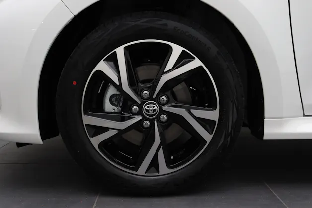 Toyota Yaris 1.5 VVT-i HSD Trend