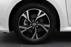 Fahrzeugbild TOYOTA Yaris 1.5 VVT-i HSD Trend