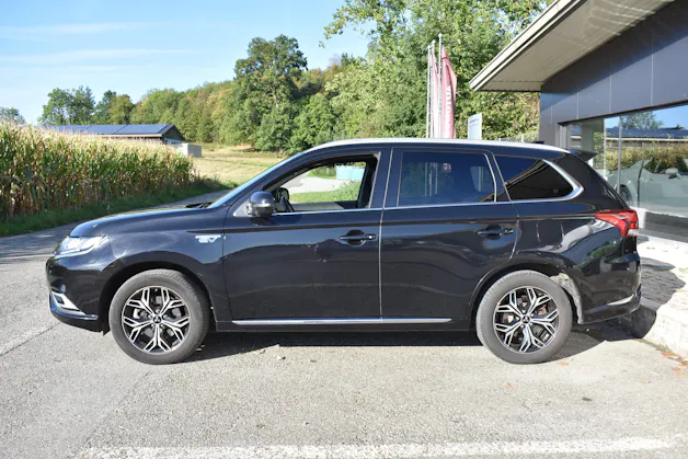 Mitsubishi Outlander 2.4 PHEV Diamond S-Edition 4WD Automatic