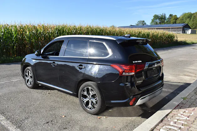 Mitsubishi Outlander 2.4 PHEV Diamond S-Edition 4WD Automatic
